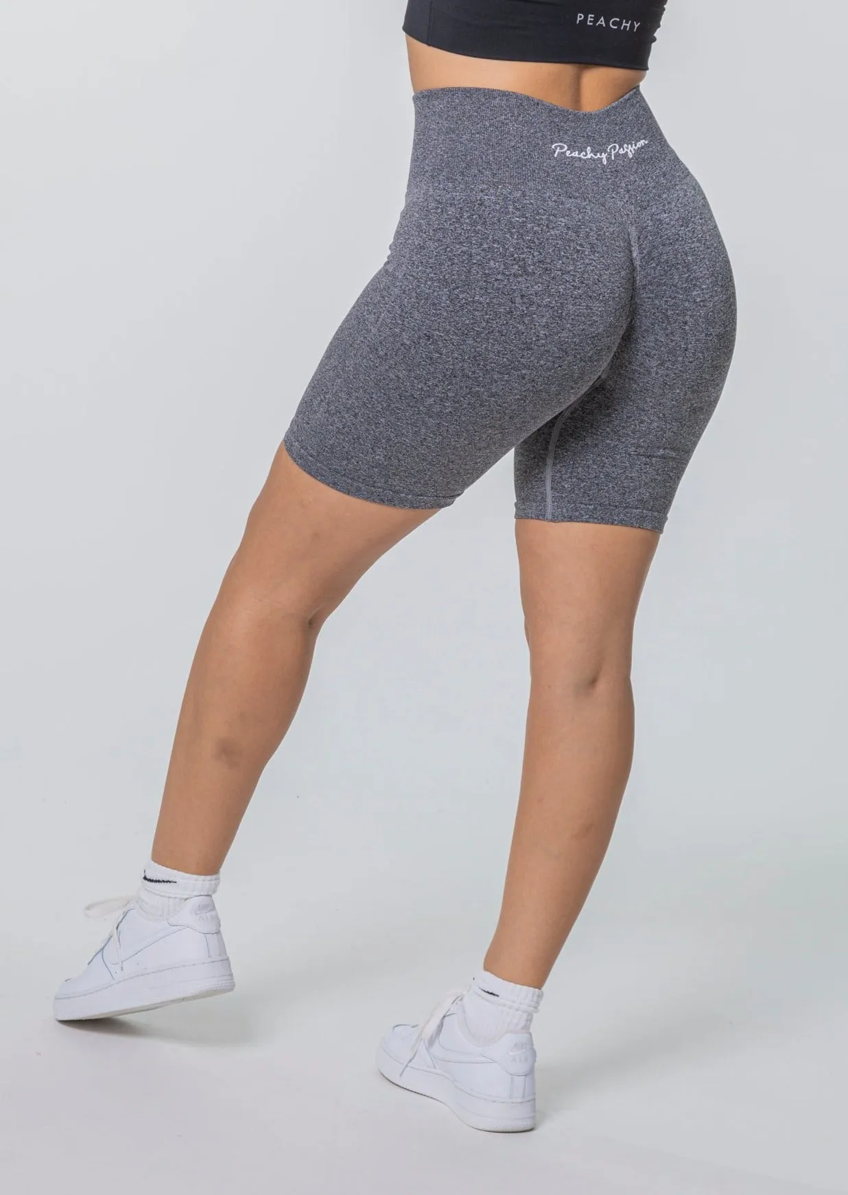 KYLIE Seamless Scrunch Shorts