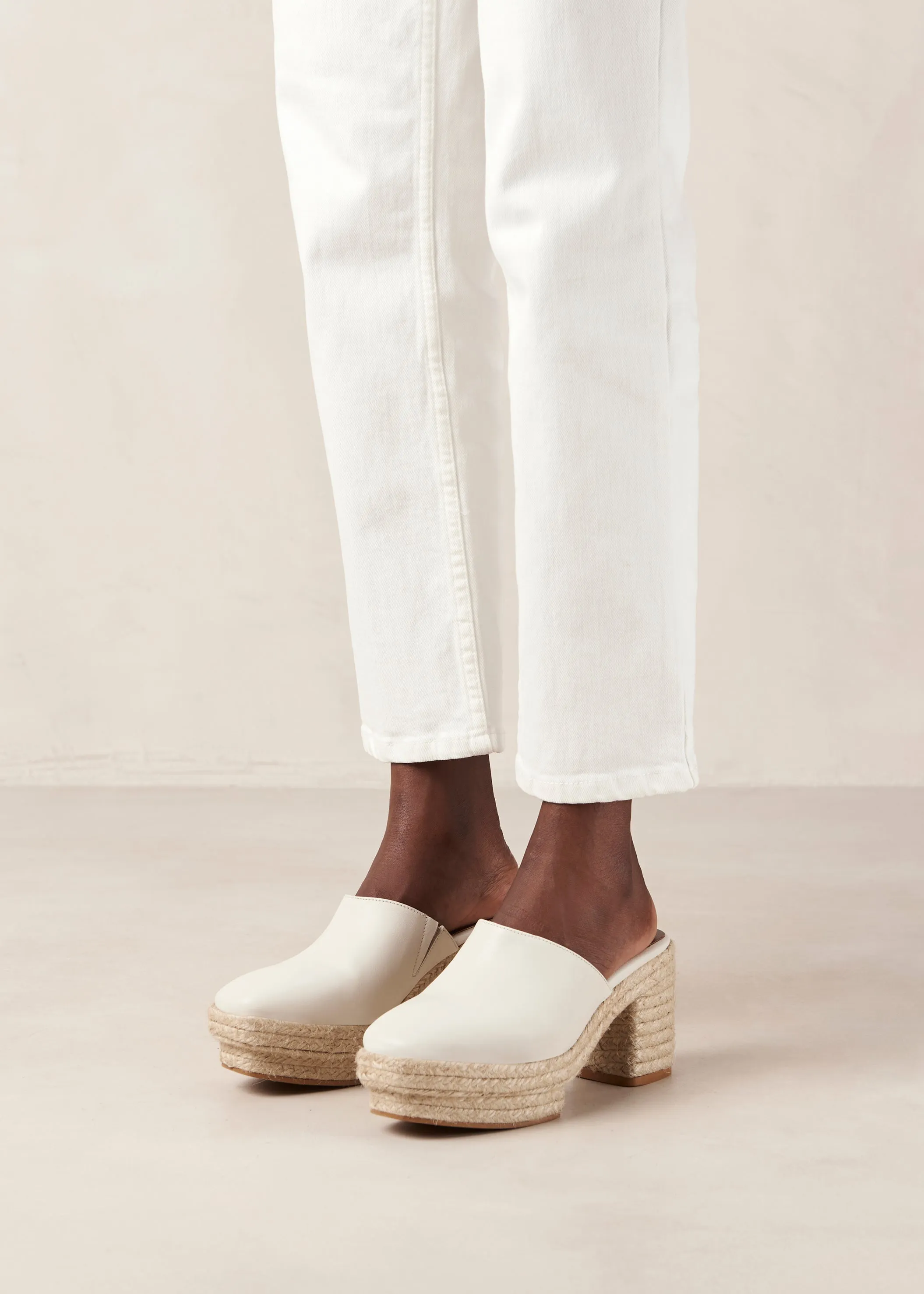 Pico Cream Leather Mules