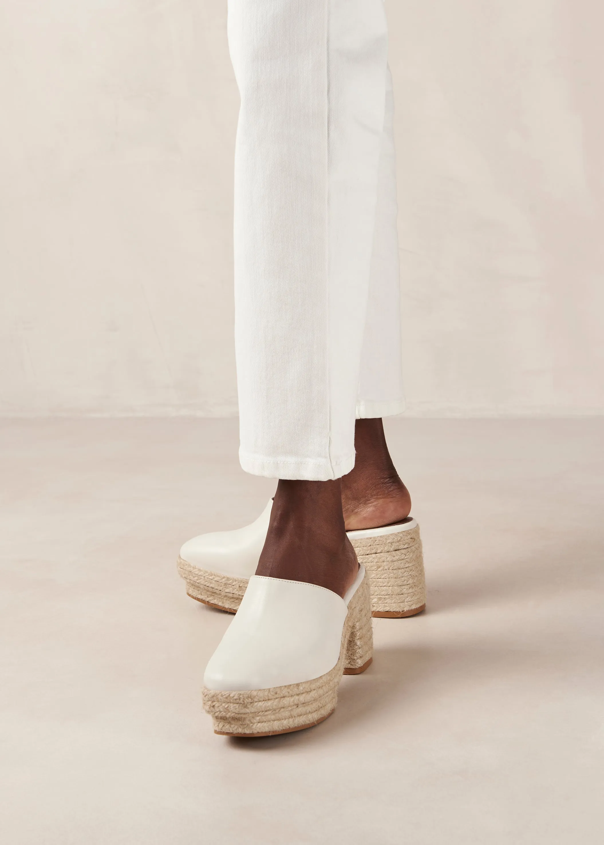 Pico Cream Leather Mules