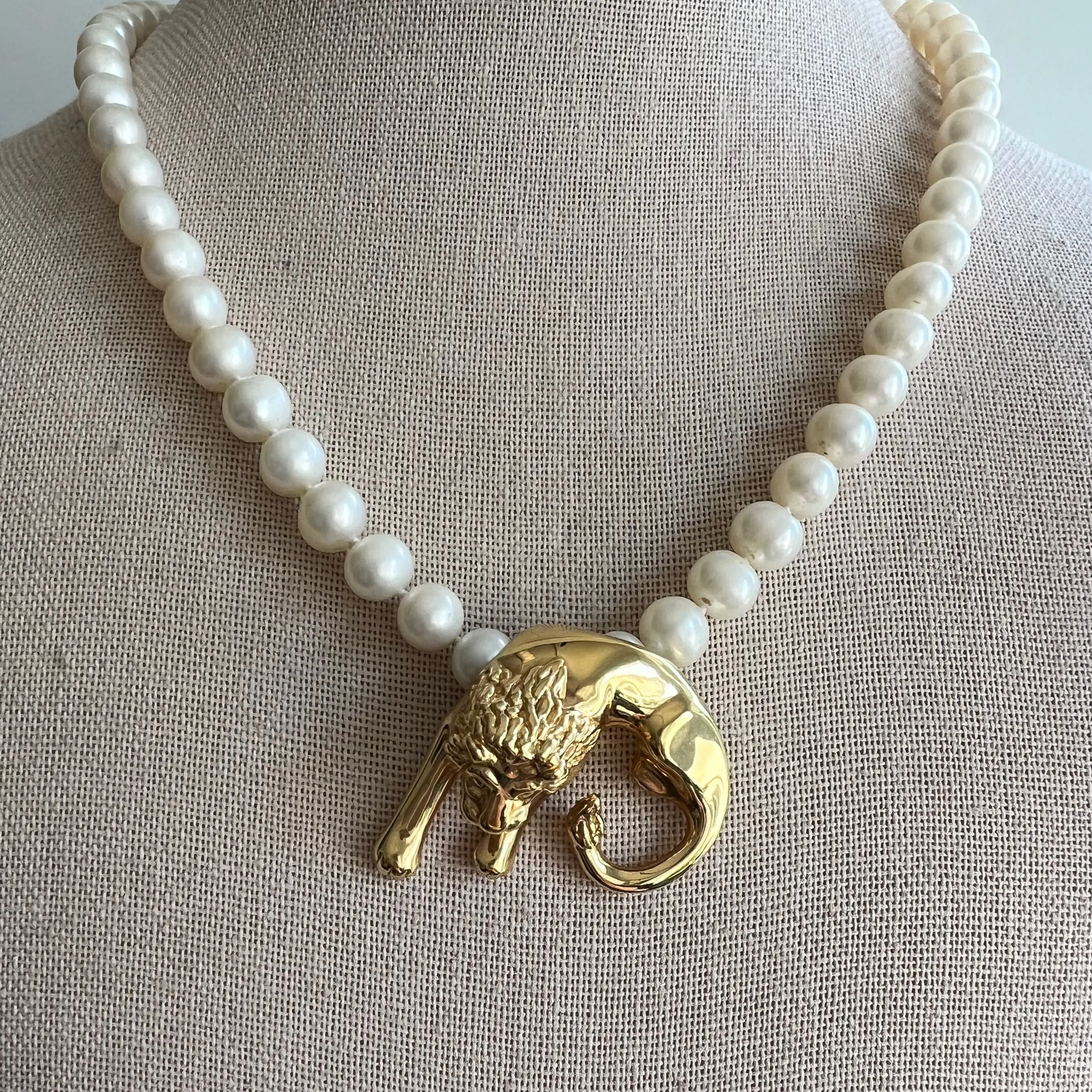 V I N T A G E // regal beast / 14k and pearl lion pendant necklace / 18.25